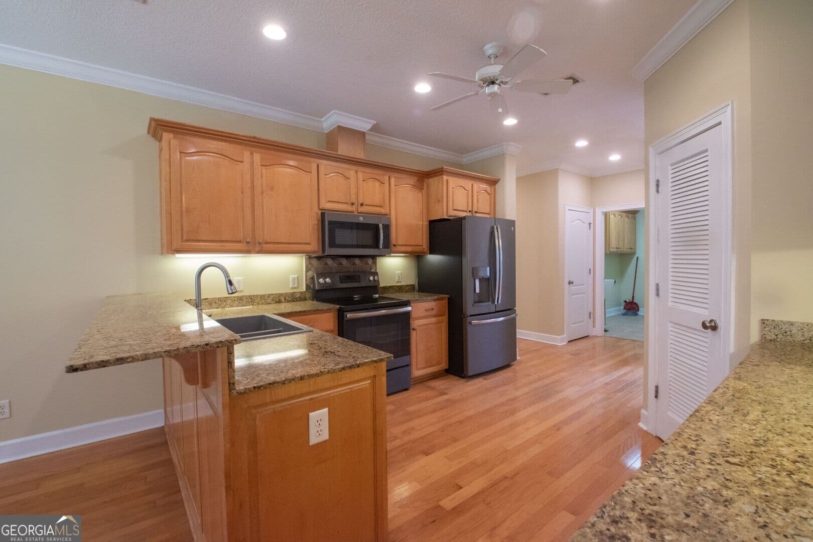 4 bedroom, 2 bathroom, 2,332 sq ft single family residence for sale at 204 Laurel Landing Boulevard, Kingsland, GA 31548 — photo 6