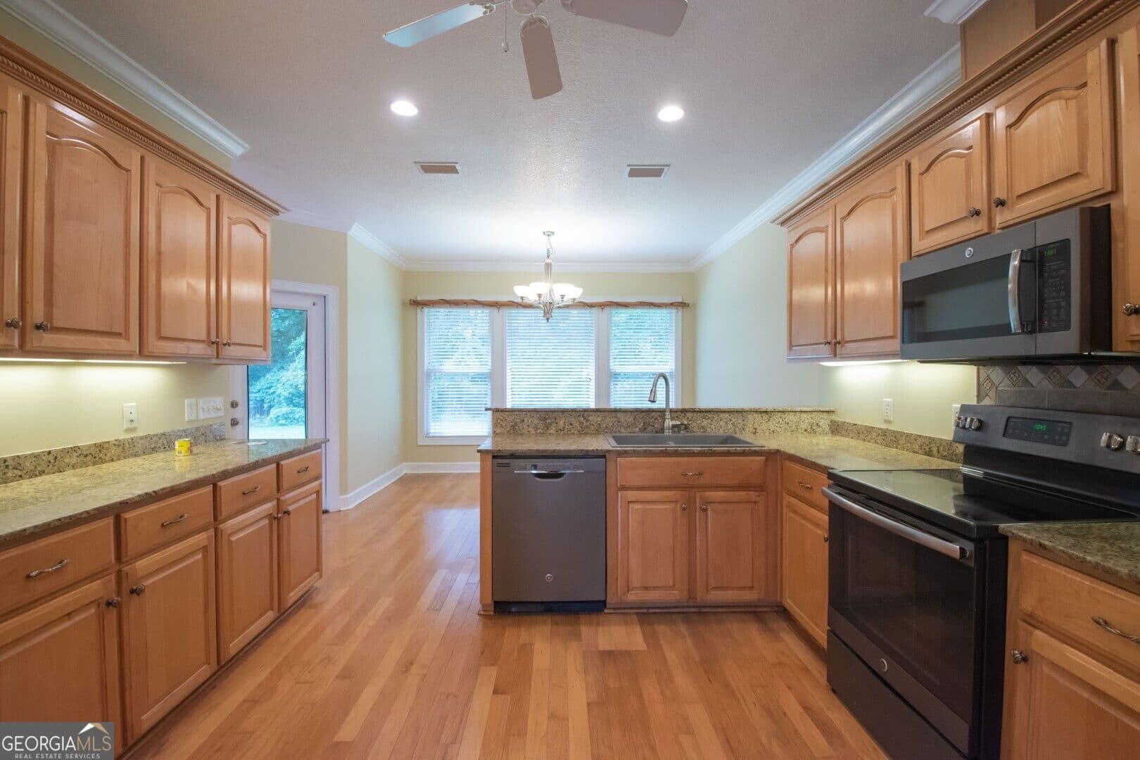 4 bedroom, 2 bathroom, 2,332 sq ft single family residence for sale at 204 Laurel Landing Boulevard, Kingsland, GA 31548 — photo 5