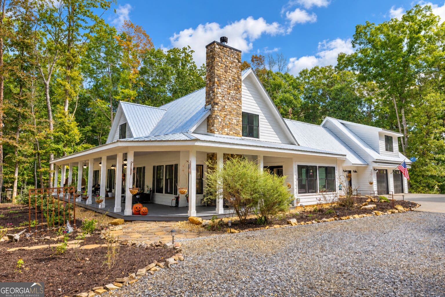 4 bedroom, 4.5 bathroom, 3,857 sq ft single family residence for sale at 392 Mustang Trail, Blairsville, GA 30512 — photo 1 of 58
