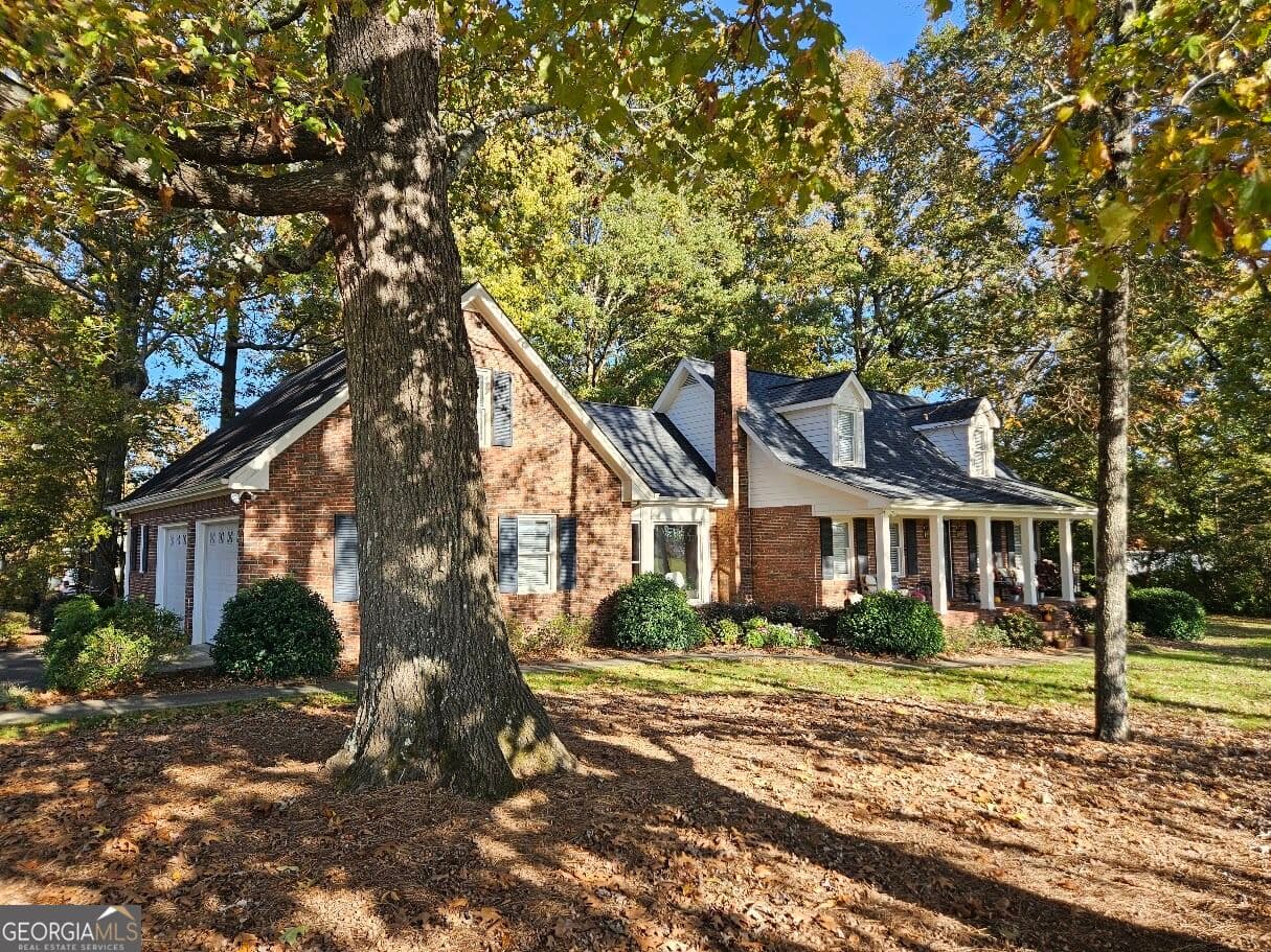 3 bedroom, 2.5 bathroom, 2,360 sq ft single family residence for sale at 1234 Sunset Drive, Winder, GA 30680 — photo 2