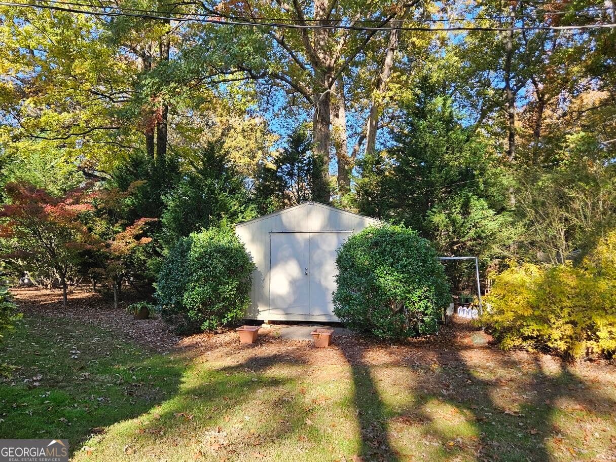 3 bedroom, 2.5 bathroom, 2,360 sq ft single family residence for sale at 1234 Sunset Drive, Winder, GA 30680 — photo 3