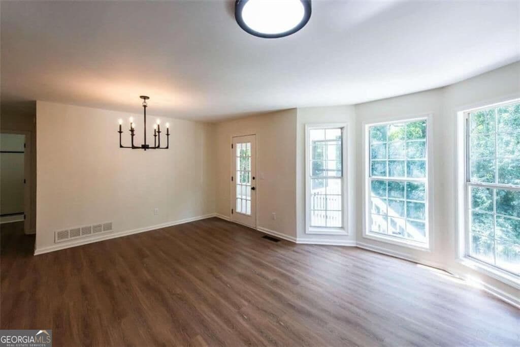 3 bedroom, 2 bathroom, 2,092 sq ft single family residence for sale at 3742 Willow Tree Circle, Douglasville, GA 30135 — photo 6