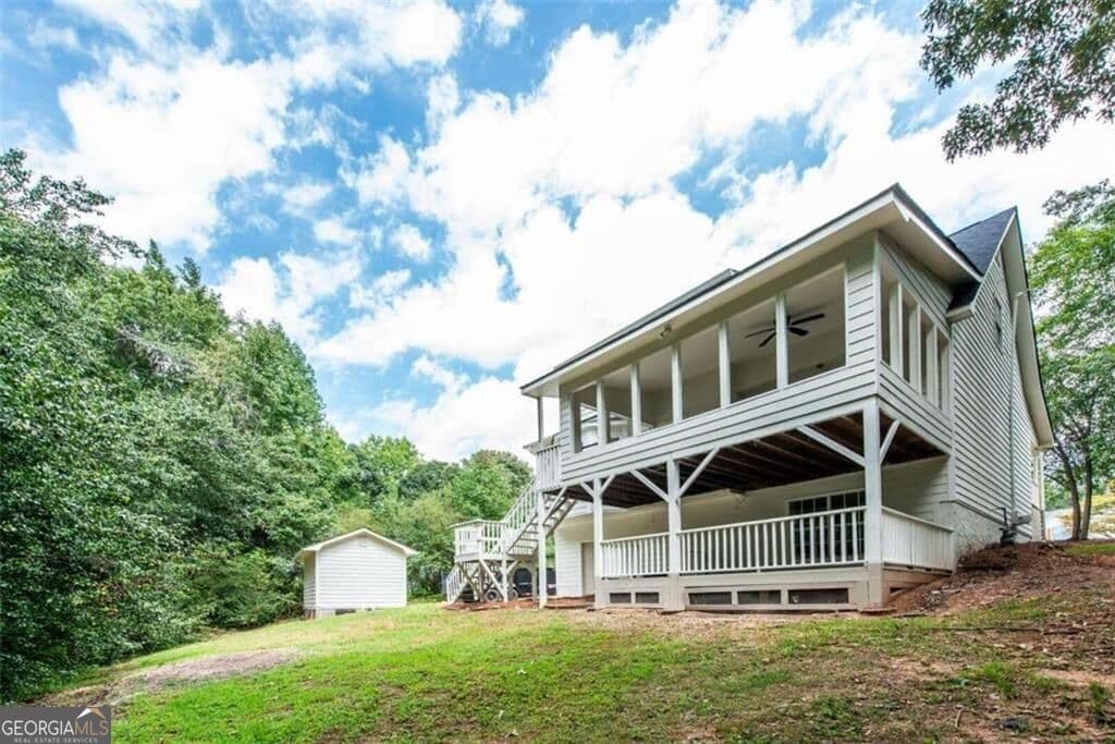 3 bedroom, 2 bathroom, 2,092 sq ft single family residence for sale at 3742 Willow Tree Circle, Douglasville, GA 30135 — photo 3