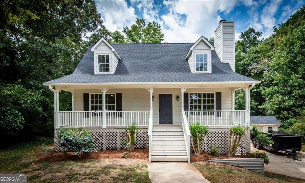 3 bedroom, 2 bathroom, 2,092 sq ft single family residence for sale at 3742 Willow Tree Circle, Douglasville, GA 30135 — photo 1 of 20
