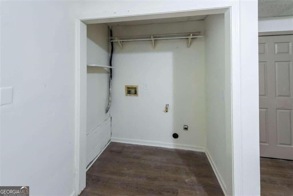 3 bedroom, 2 bathroom, 2,092 sq ft single family residence for sale at 3742 Willow Tree Circle, Douglasville, GA 30135 — photo 10