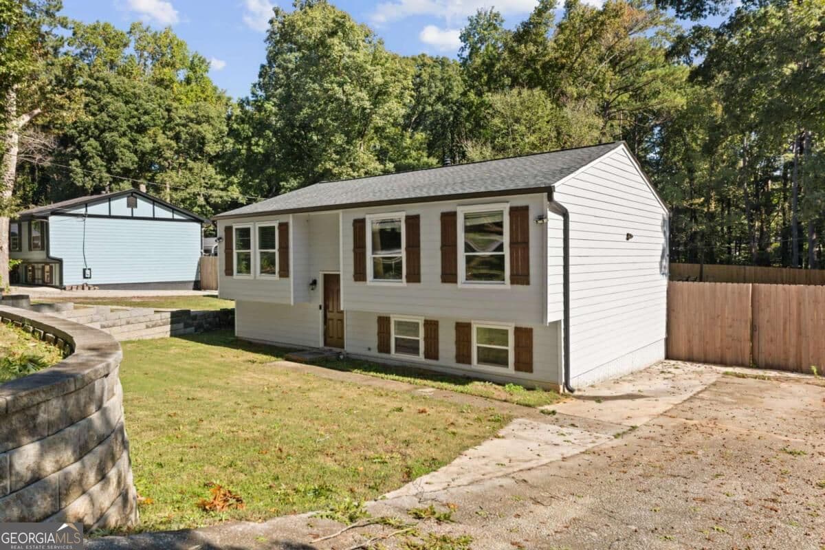 4 bedroom, 3 bathroom, 1,464 sq ft single family residence for sale at 3286 Sunderland Drive, Snellville, GA 30039 — photo 2