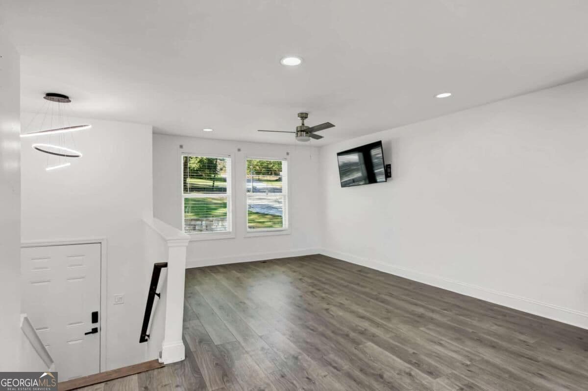 4 bedroom, 3 bathroom, 1,464 sq ft single family residence for sale at 3286 Sunderland Drive, Snellville, GA 30039 — photo 3