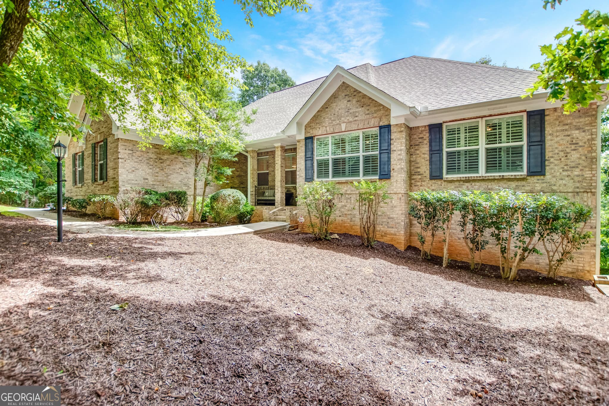 5 bedroom, 3.5 bathroom, 4,444 sq ft single family residence for sale at 194 Autumn Sweet Drive, Clarkesville, GA 30523 — photo 4