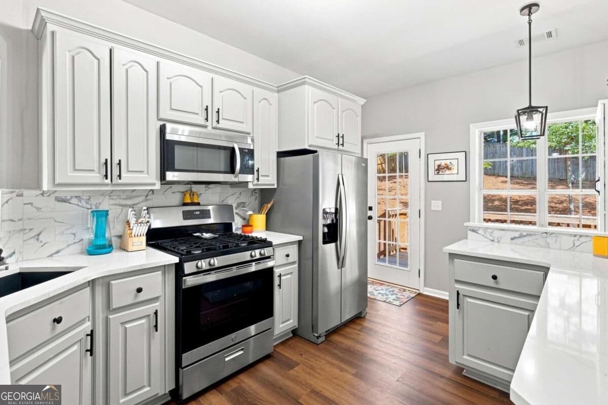 4 bedroom, 3 bathroom, 2,216 sq ft single family residence for sale at 739 Reeves Lake Drive, Marietta, GA 30064 — photo 7