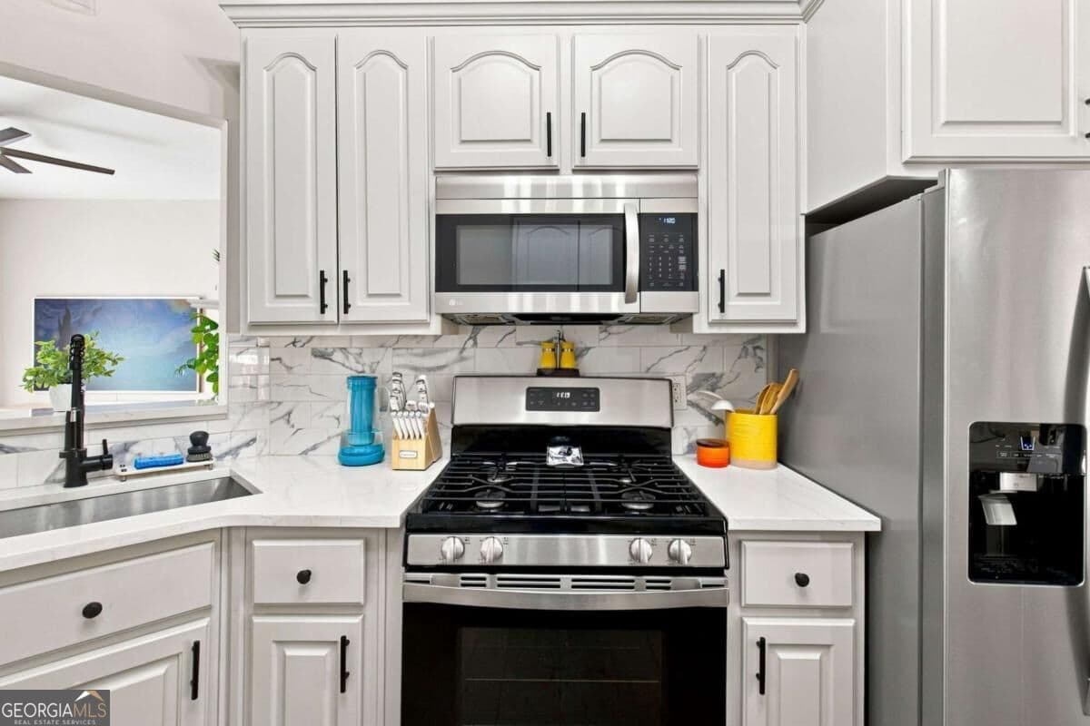 4 bedroom, 3 bathroom, 2,216 sq ft single family residence for sale at 739 Reeves Lake Drive, Marietta, GA 30064 — photo 9