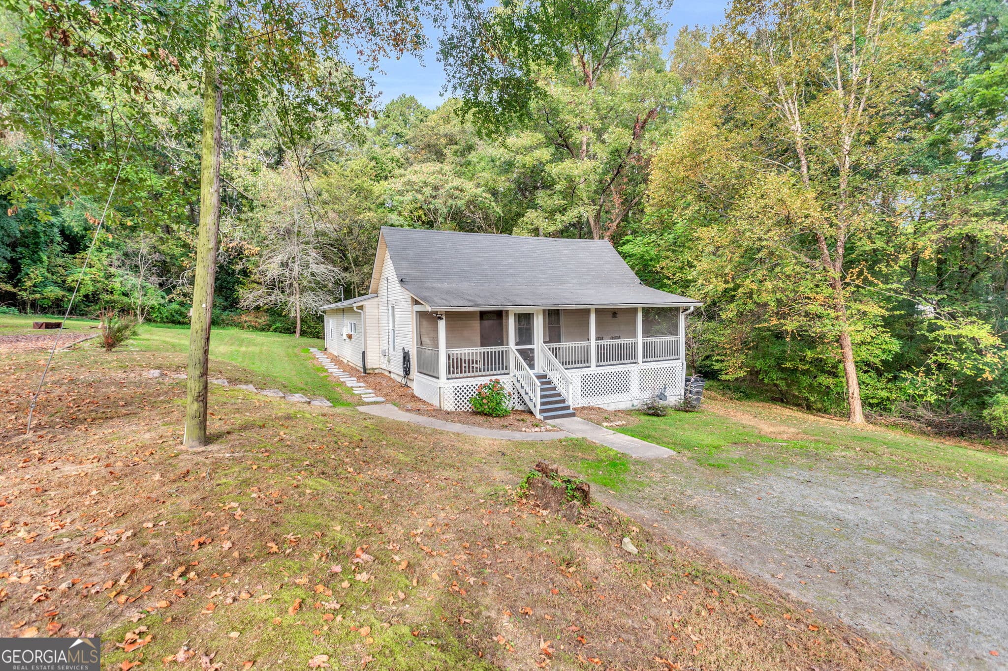 4 bedroom, 2 bathroom single family residence for rent at 4481 McLain Circle, Acworth, GA 30101 for $4,631 a month — photo 5