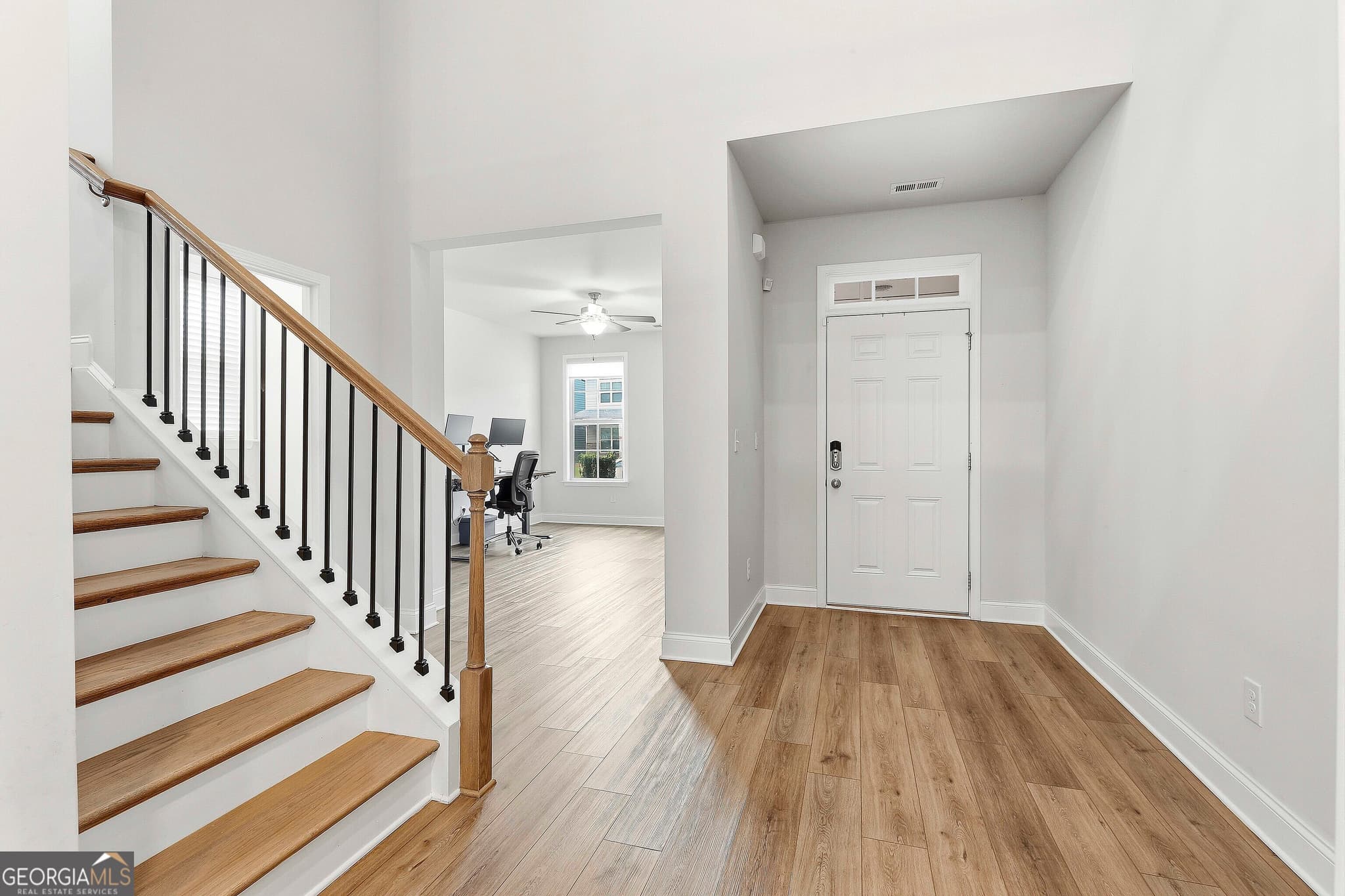 5 bedroom, 3.5 bathroom, 3,137 sq ft single family residence for sale at 357 Caledonia Court, Peachtree City, GA 30269 — photo 6