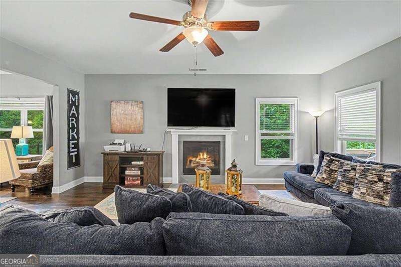 6 bedroom, 4 bathroom, 4,605 sq ft single family residence for sale at 14 Creekview Drive, Cartersville, GA 30120 — photo 6