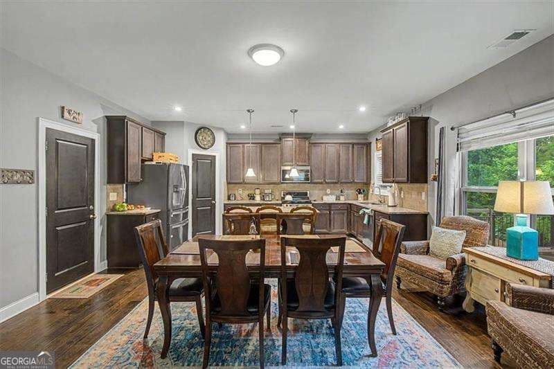 6 bedroom, 4 bathroom, 4,605 sq ft single family residence for sale at 14 Creekview Drive, Cartersville, GA 30120 — photo 10