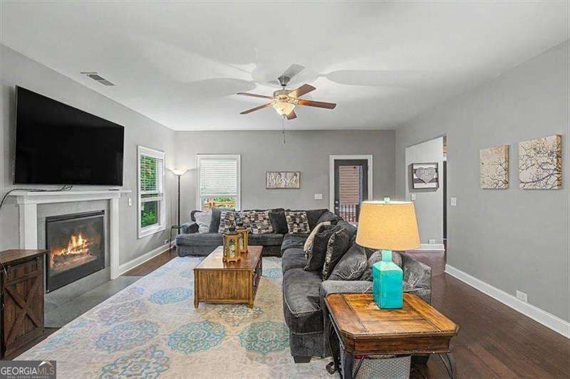 6 bedroom, 4 bathroom, 4,605 sq ft single family residence for sale at 14 Creekview Drive, Cartersville, GA 30120 — photo 8
