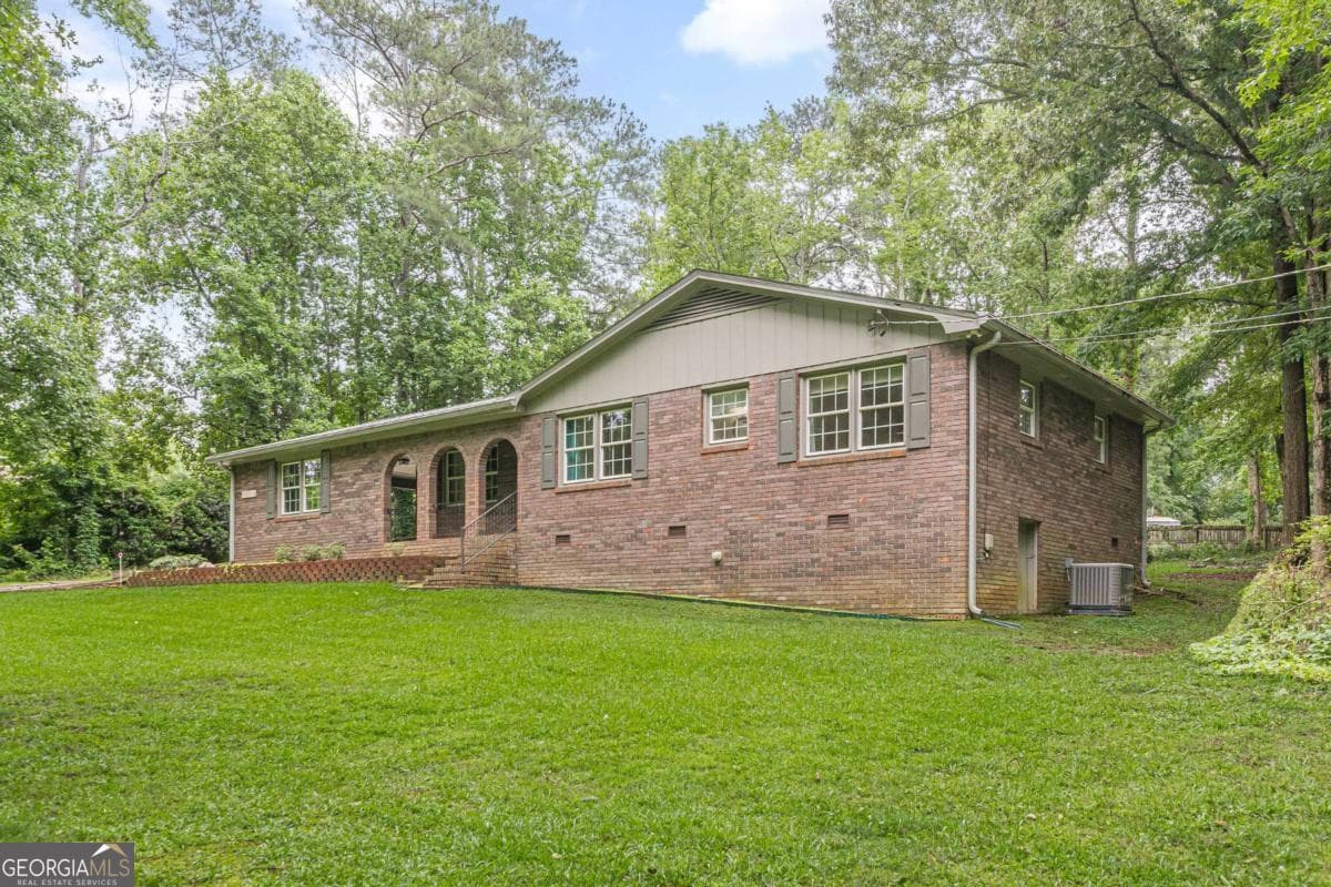 2 bedroom, 2 bathroom, 1,459 sq ft single family residence for sale at 5458 Christi Drive, Douglasville, GA 30135 — photo 2
