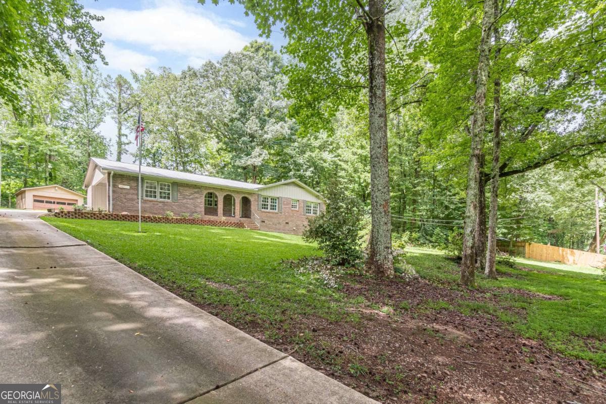 2 bedroom, 2 bathroom, 1,459 sq ft single family residence for sale at 5458 Christi Drive, Douglasville, GA 30135 — photo 5