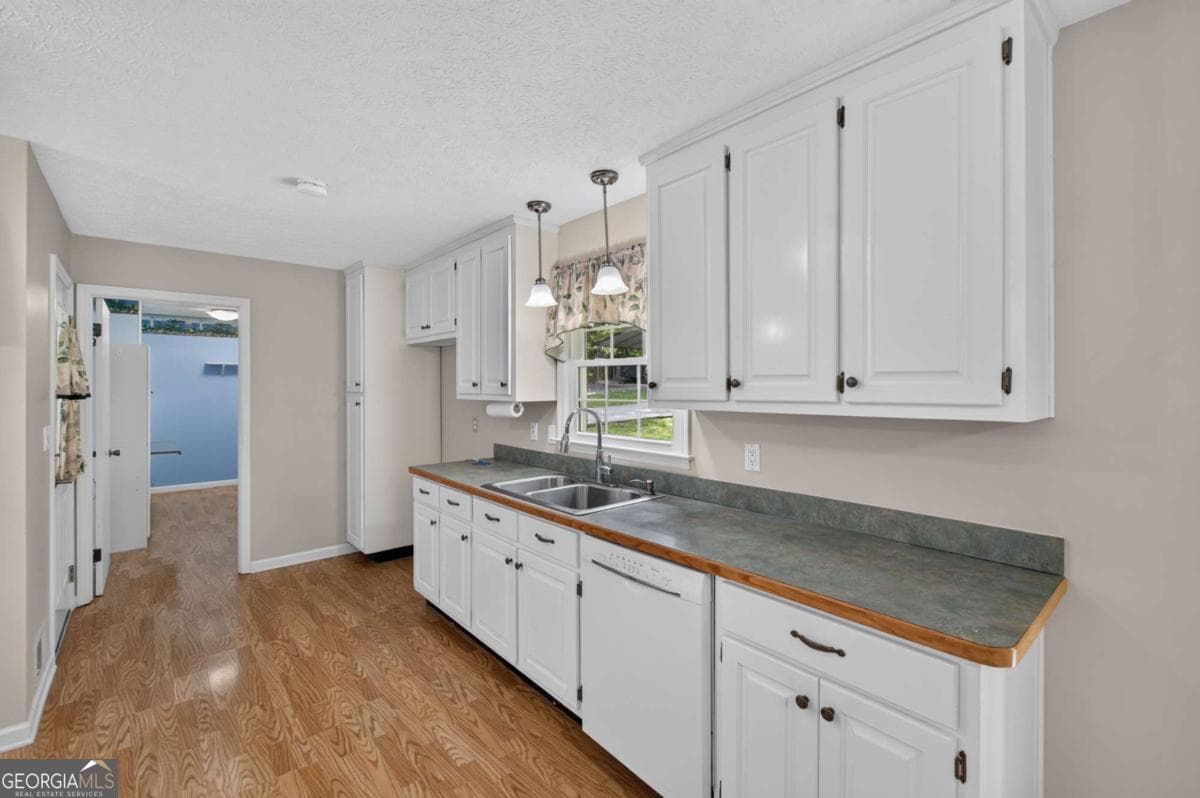 2 bedroom, 2 bathroom, 1,459 sq ft single family residence for sale at 5458 Christi Drive, Douglasville, GA 30135 — photo 10