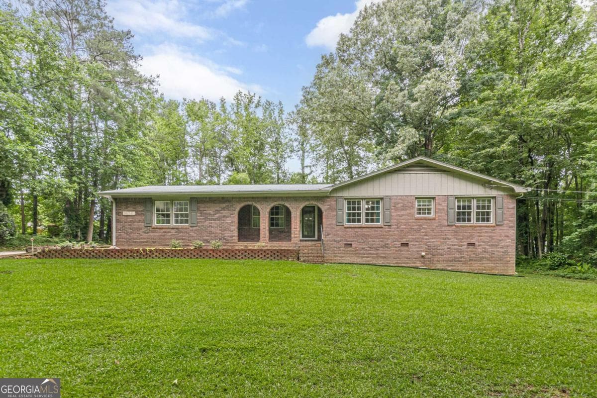 2 bedroom, 2 bathroom, 1,459 sq ft single family residence for sale at 5458 Christi Drive, Douglasville, GA 30135 — photo 4