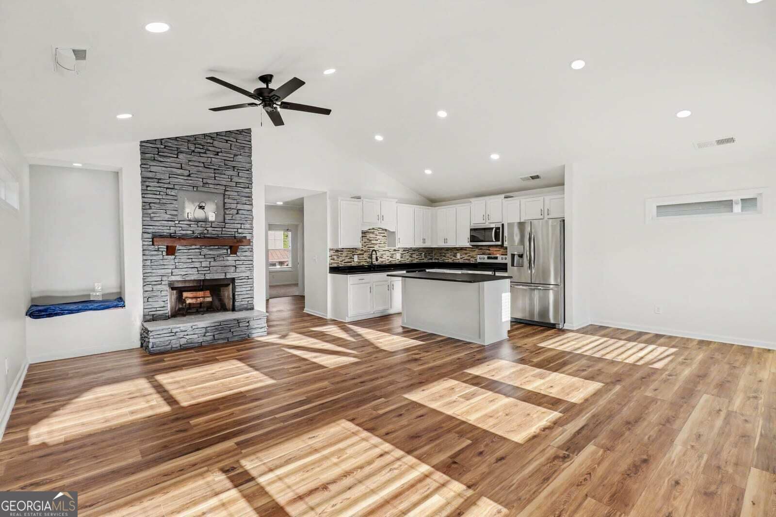 3 bedroom, 2 bathroom, 1,888 sq ft single family residence for sale at 193 Lakeside Drive, Waleska, GA 30183 — photo 9