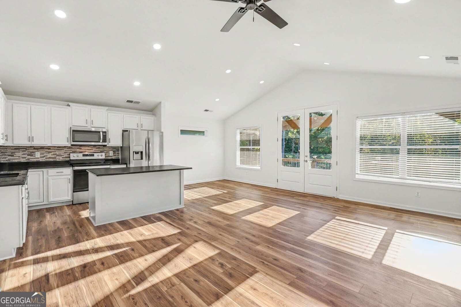 3 bedroom, 2 bathroom, 1,888 sq ft single family residence for sale at 193 Lakeside Drive, Waleska, GA 30183 — photo 8