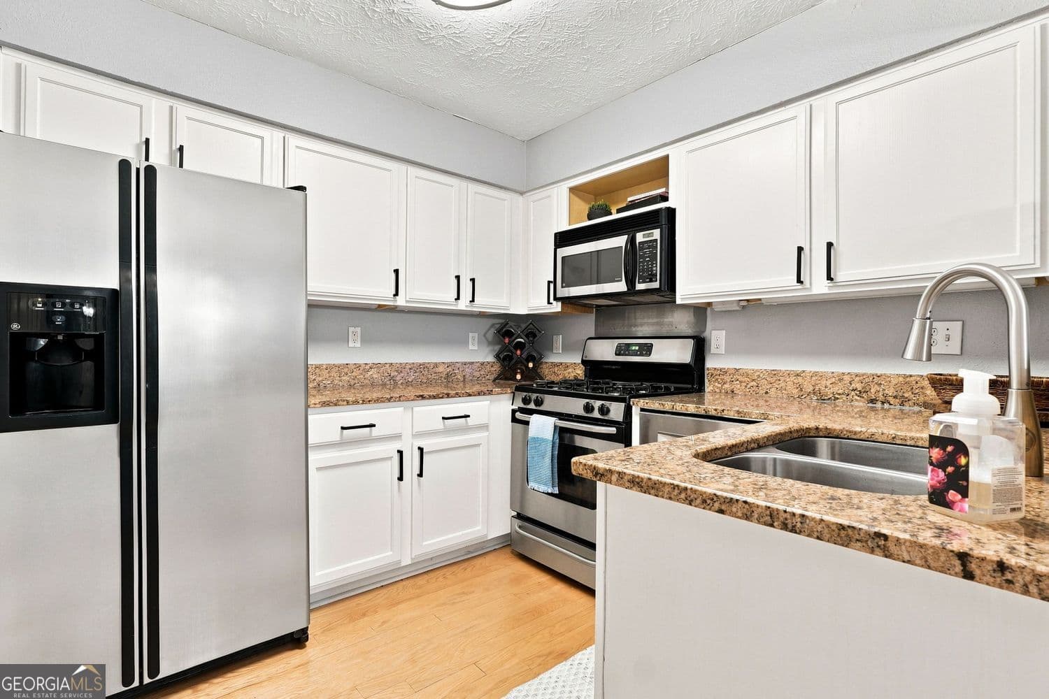 1 bedroom, 1 bathroom, 1,093 sq ft condominium under contract at 3940 Riverlook Parkway 103, Marietta, GA 30067 — photo 9