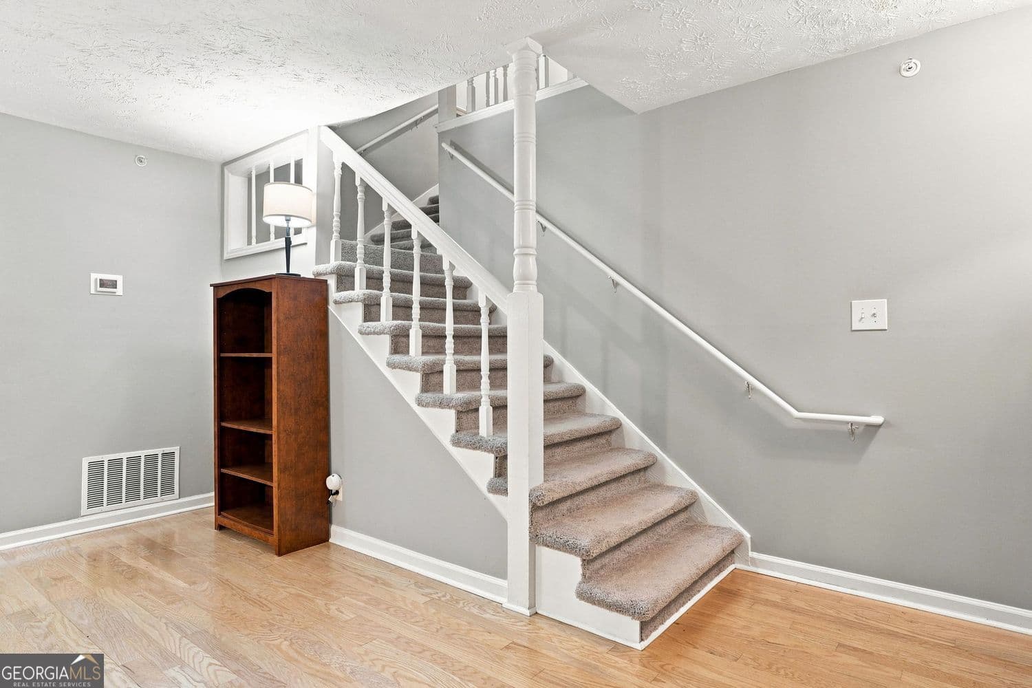 1 bedroom, 1 bathroom, 1,093 sq ft condominium under contract at 3940 Riverlook Parkway 103, Marietta, GA 30067 — photo 4