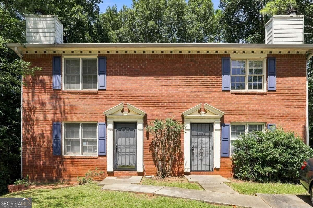 2 bedroom, 1.5 bathroom, 1,200 sq ft single family residence for rent at 5344 Ridgemere Court, Stone Mountain, GA 30083 for $1,250 a month — photo 1 of 26