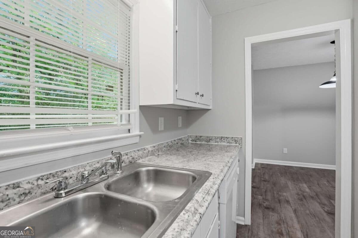 2 bedroom, 1.5 bathroom, 1,200 sq ft single family residence for rent at 5344 Ridgemere Court, Stone Mountain, GA 30083 for $1,250 a month — photo 8