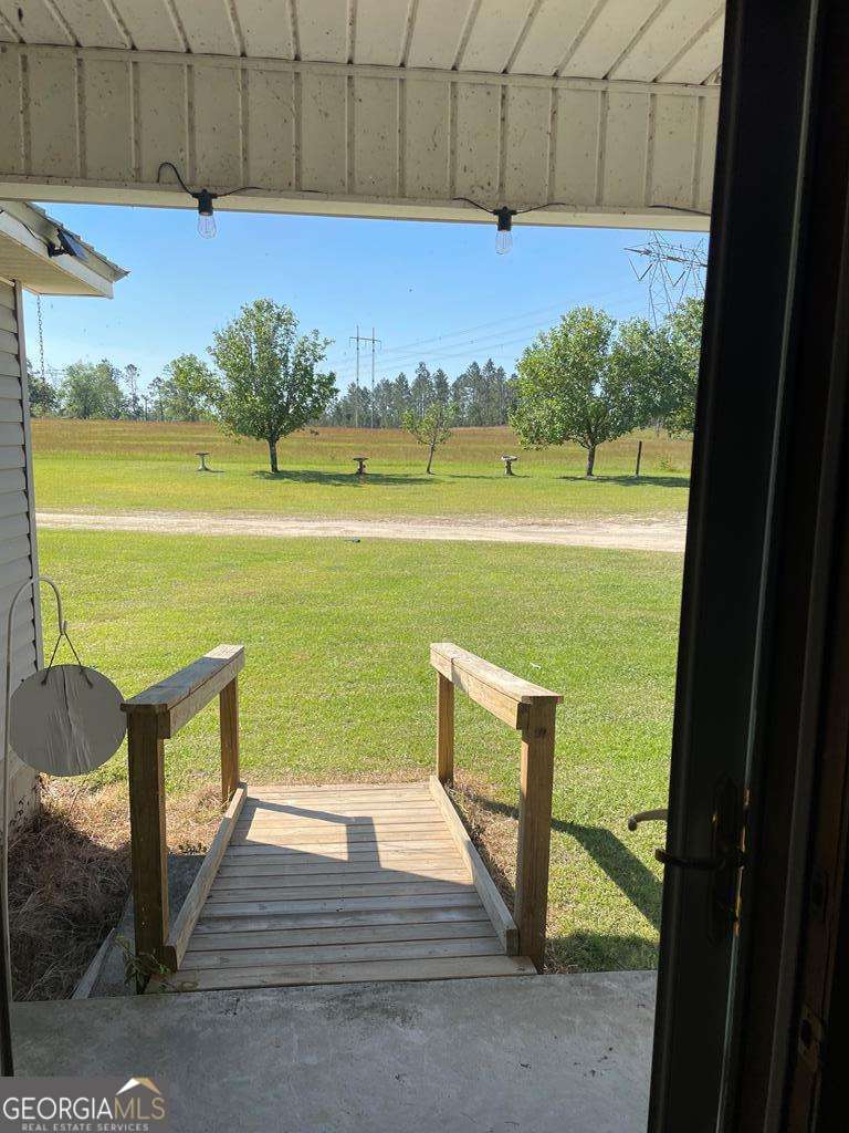 3 bedroom, 2.5 bathroom farm for sale at 298 Bud Denton Road, Uvalda, GA 30473 — photo 2