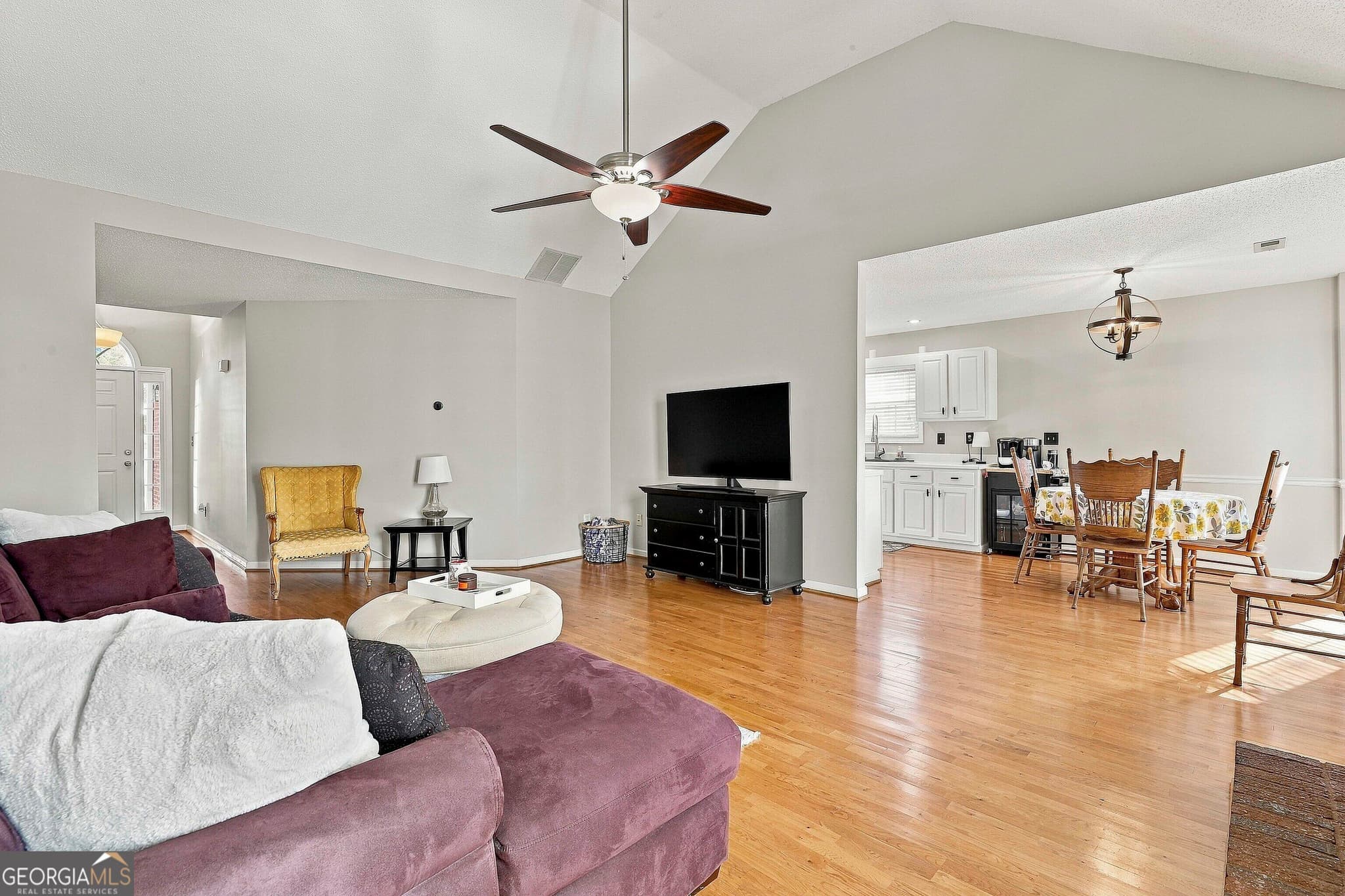 3 bedroom, 2 bathroom, 1,378 sq ft single family residence for sale at 145 Cloverwood Drive, Fayetteville, GA 30215 — photo 5