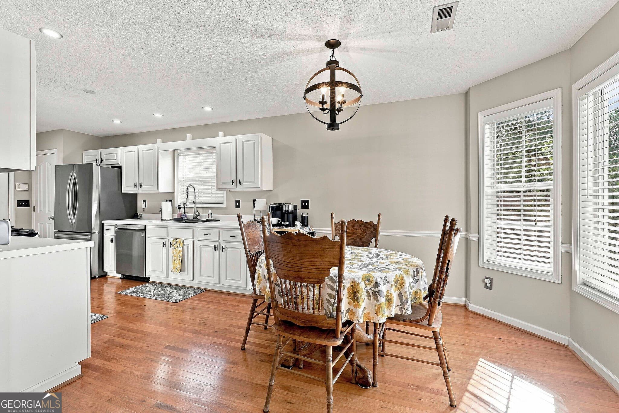 3 bedroom, 2 bathroom, 1,378 sq ft single family residence for sale at 145 Cloverwood Drive, Fayetteville, GA 30215 — photo 9