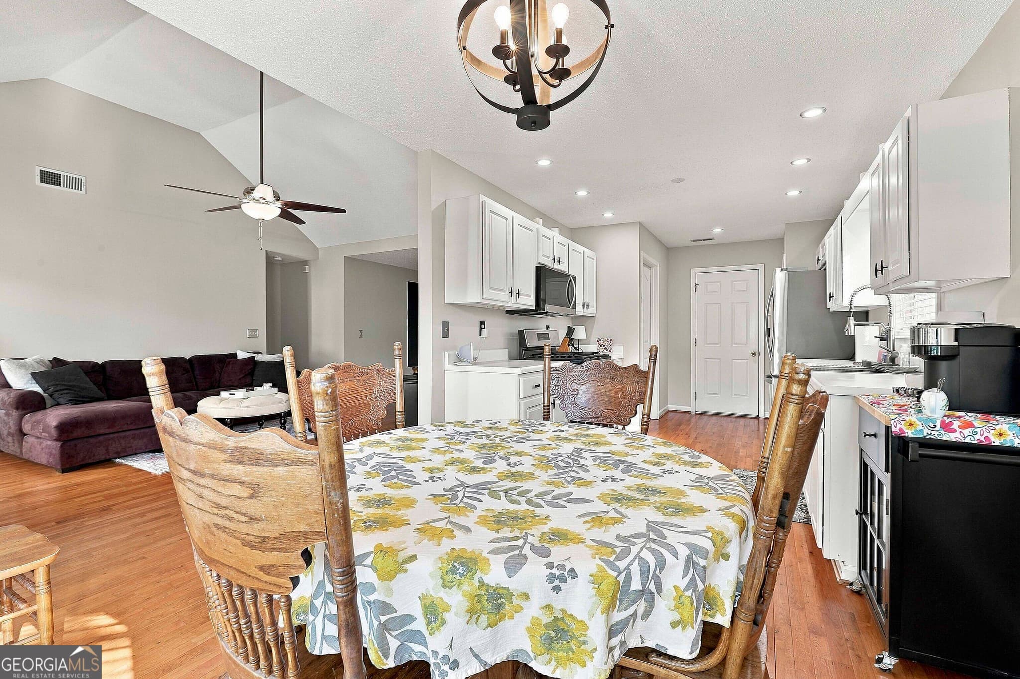 3 bedroom, 2 bathroom, 1,378 sq ft single family residence for sale at 145 Cloverwood Drive, Fayetteville, GA 30215 — photo 10