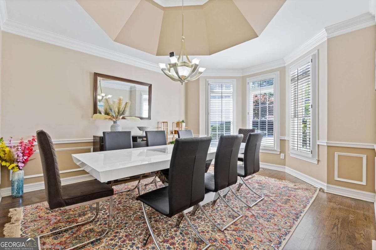 5 bedroom, 3.5 bathroom, 4,300 sq ft single family residence for sale at 264 Spalding Gates Drive, Atlanta, GA 30328 — photo 6