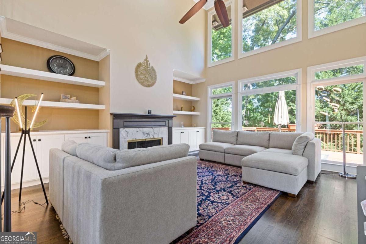 5 bedroom, 3.5 bathroom, 4,300 sq ft single family residence for sale at 264 Spalding Gates Drive, Atlanta, GA 30328 — photo 7