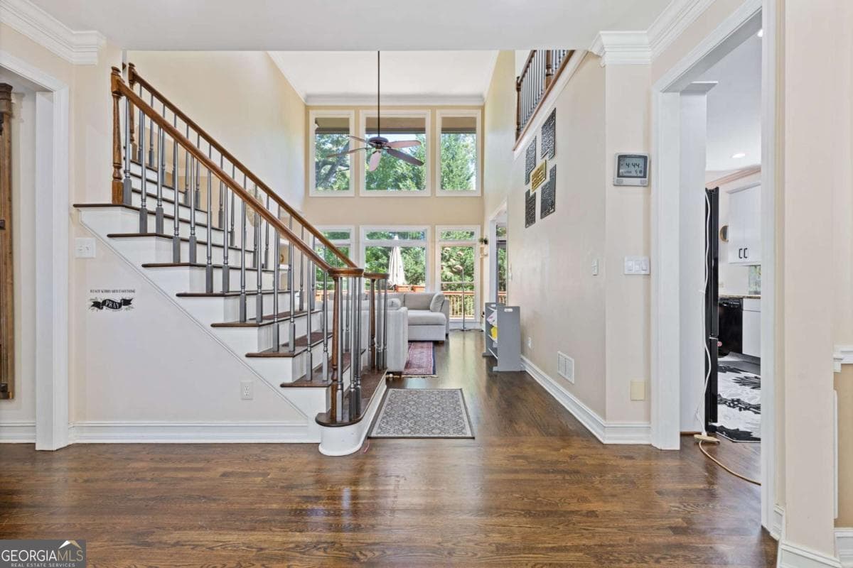 5 bedroom, 3.5 bathroom, 4,300 sq ft single family residence for sale at 264 Spalding Gates Drive, Atlanta, GA 30328 — photo 5