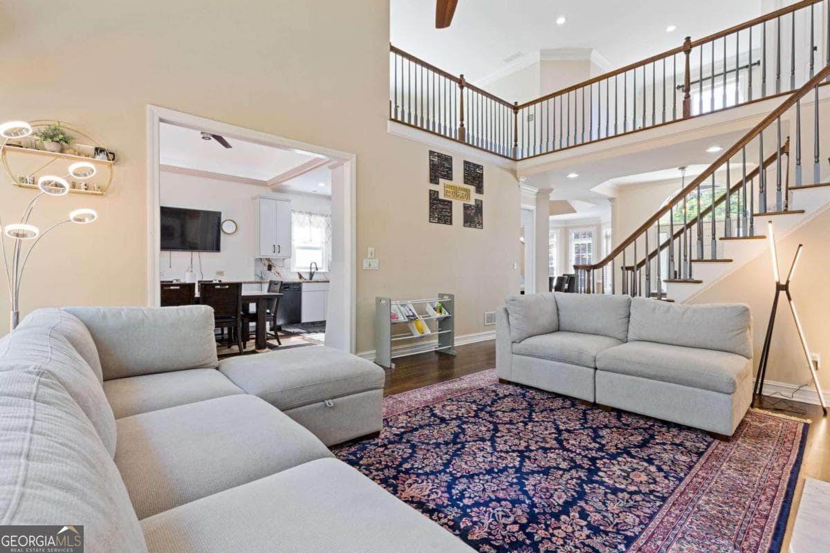 5 bedroom, 3.5 bathroom, 4,300 sq ft single family residence for sale at 264 Spalding Gates Drive, Atlanta, GA 30328 — photo 9