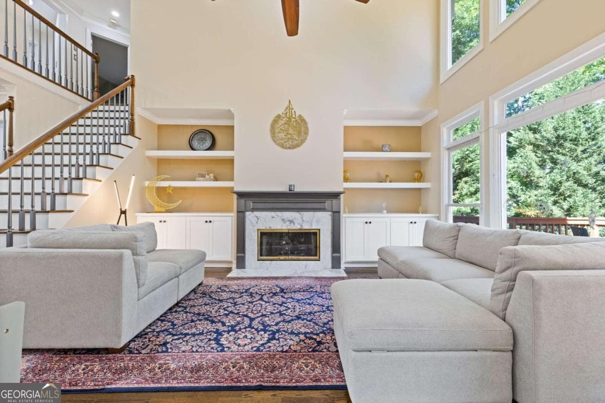 5 bedroom, 3.5 bathroom, 4,300 sq ft single family residence for sale at 264 Spalding Gates Drive, Atlanta, GA 30328 — photo 8