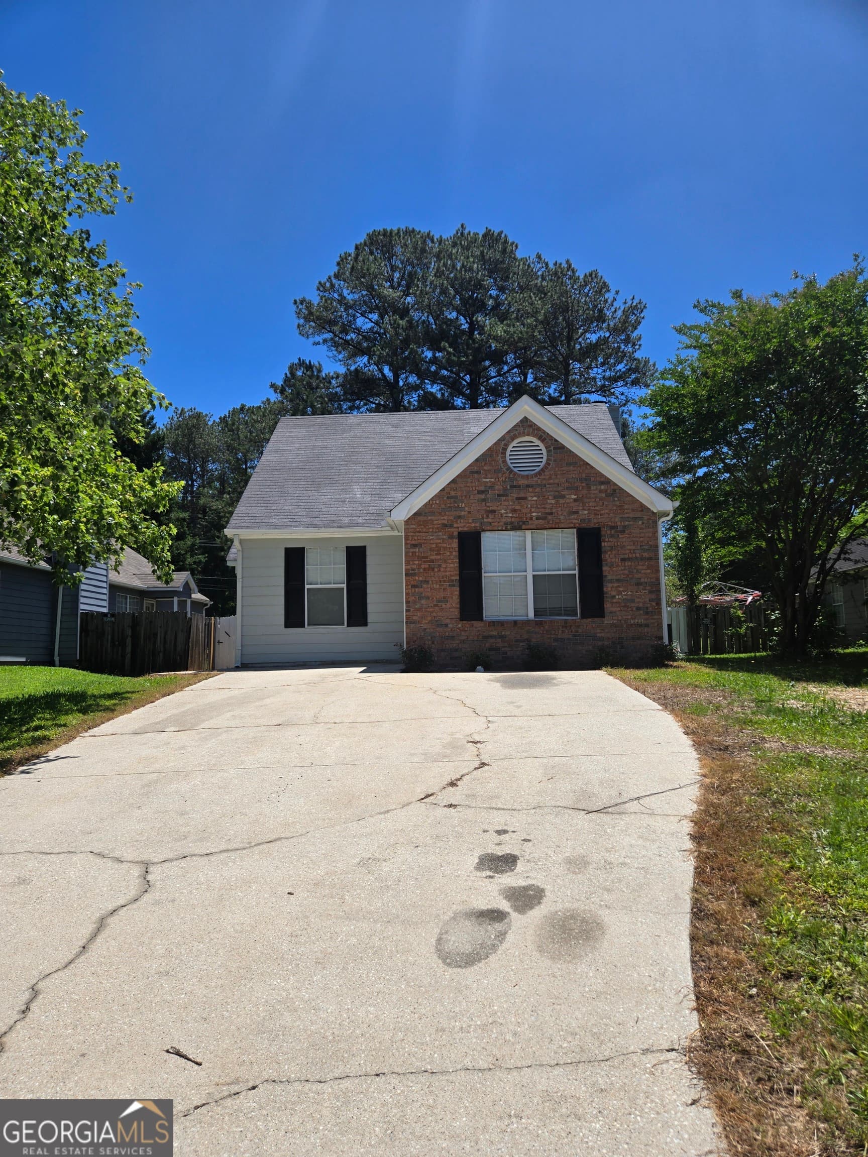 3 bedroom, 2 bathroom, 1,184 sq ft single family residence for rent at 1504 Cain Court, Douglasville, GA 30134 for $1,660 a month — photo 1 of 1