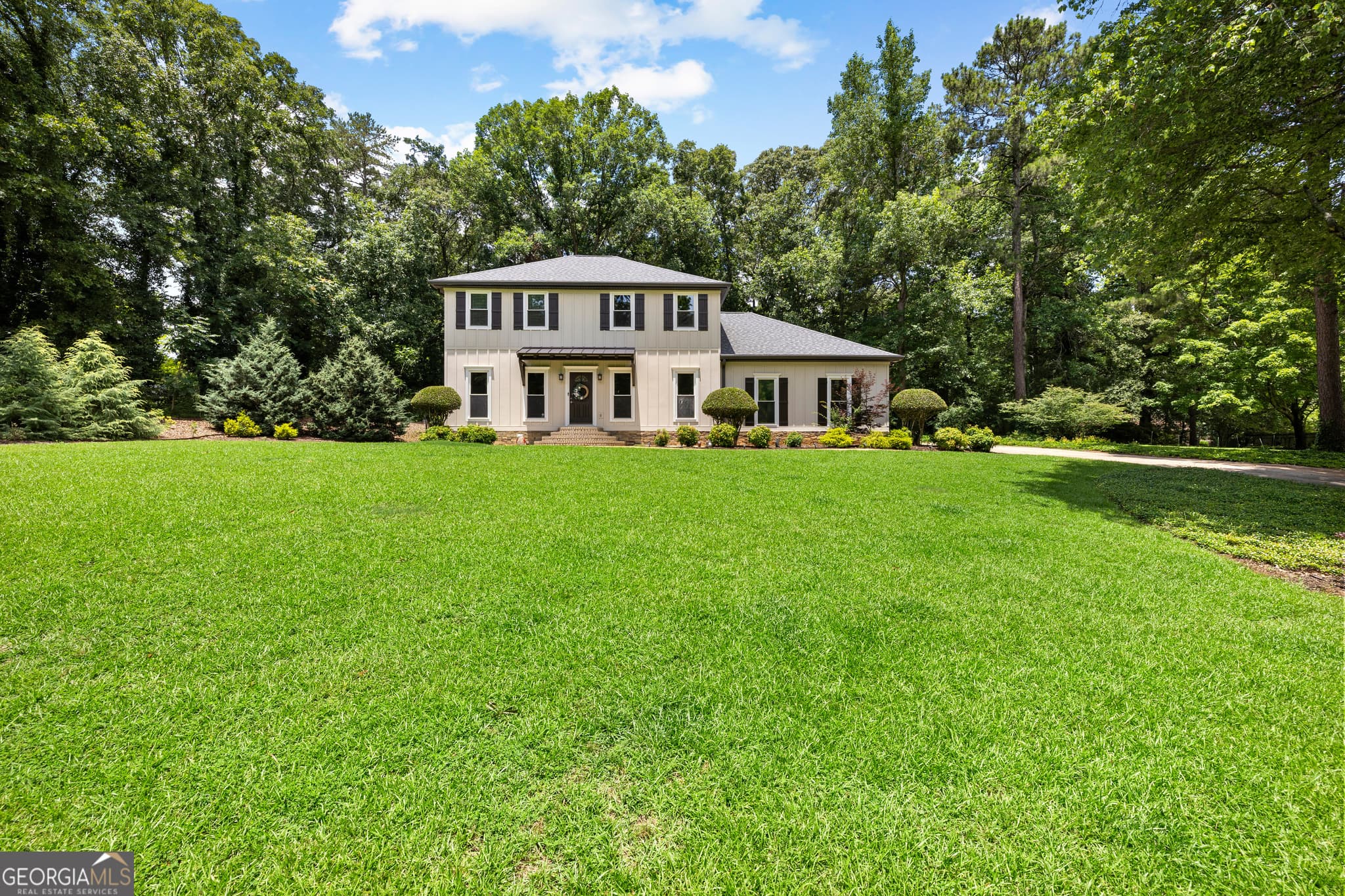 3 bedroom, 2.5 bathroom, 2,372 sq ft single family residence for sale at 6 Canongate Trace, Sharpsburg, GA 30277 — photo 2