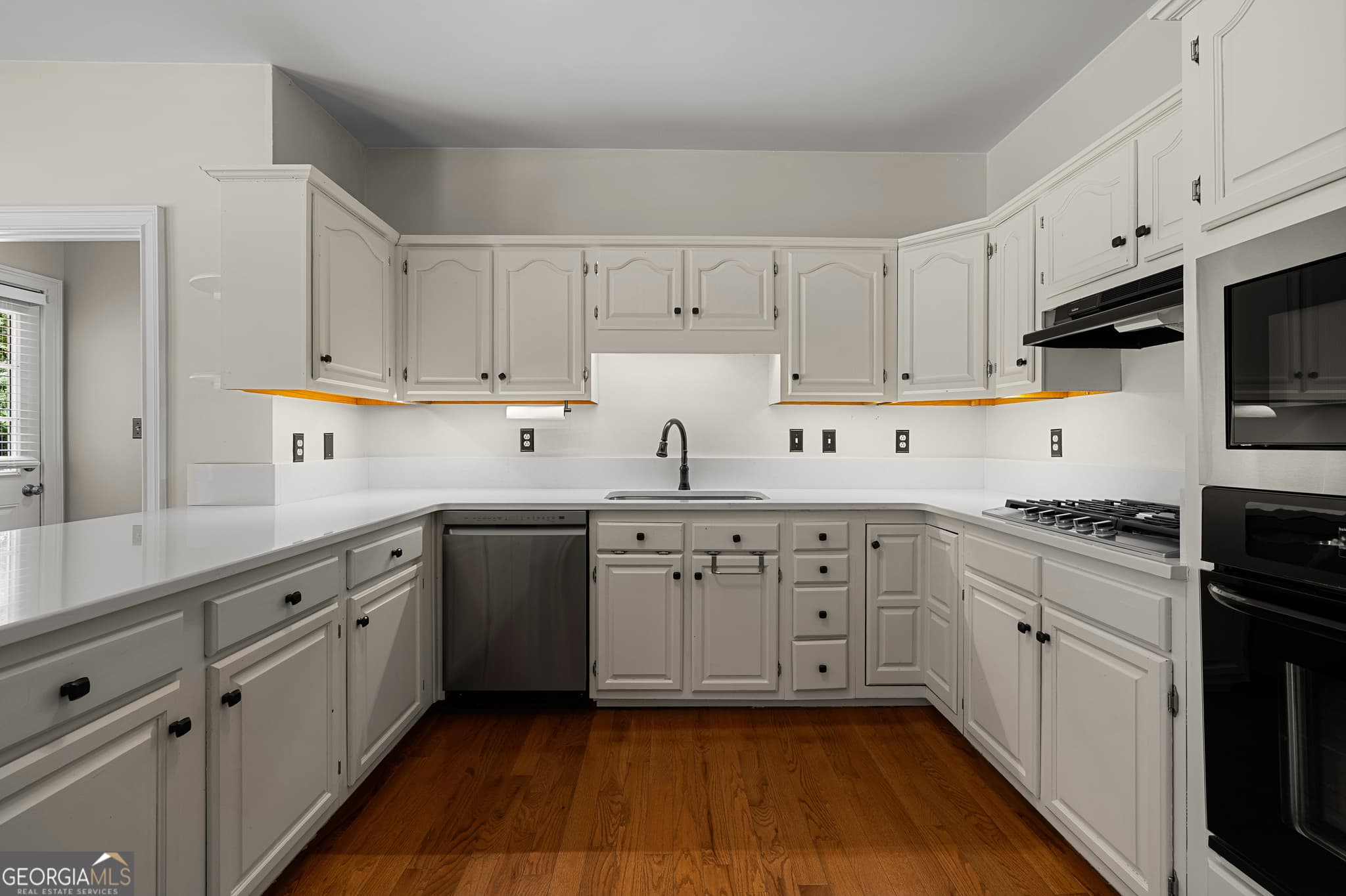 3 bedroom, 2.5 bathroom, 2,372 sq ft single family residence for sale at 6 Canongate Trace, Sharpsburg, GA 30277 — photo 9