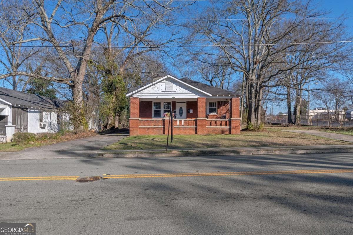 3 bedroom, 1 bathroom, 1,247 sq ft single family residence for rent at 2882 Church Street, East Point, GA 30344 for $2,350 a month — photo 2