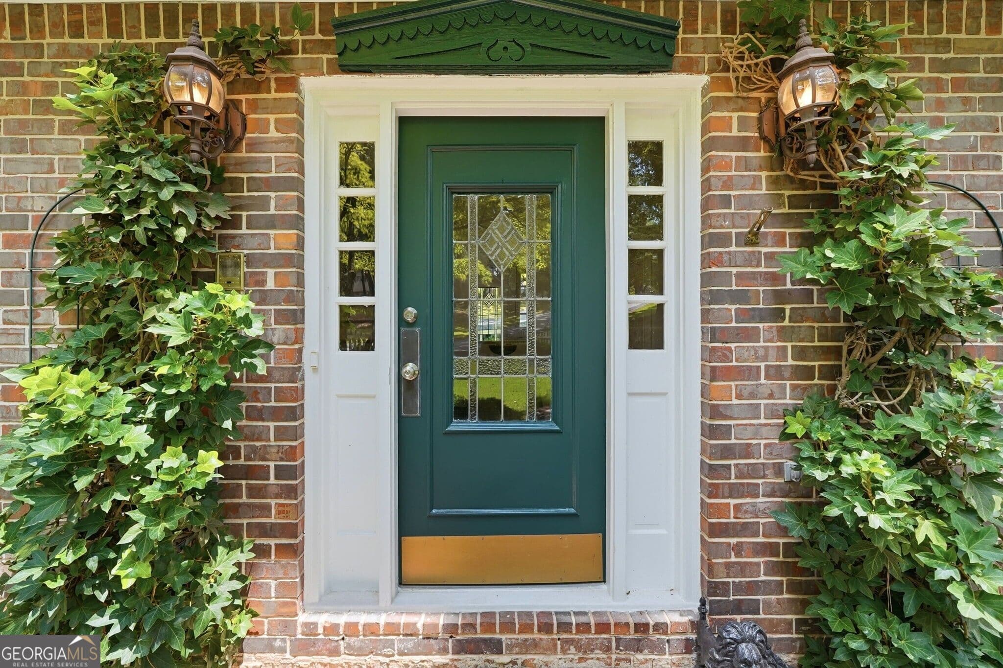 6 bedroom, 4.5 bathroom, 3,927 sq ft single family residence for sale at 2896 Faraday Court, Decatur, GA 30033 — photo 5