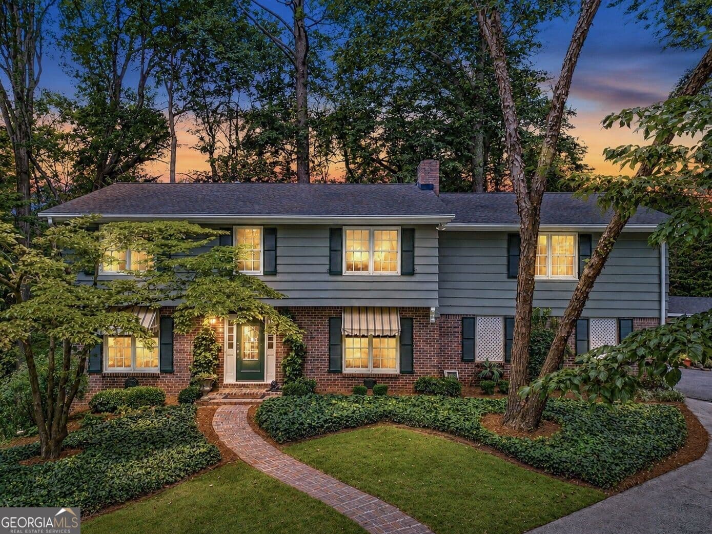 6 bedroom, 4.5 bathroom, 3,927 sq ft single family residence for sale at 2896 Faraday Court, Decatur, GA 30033 — photo 4
