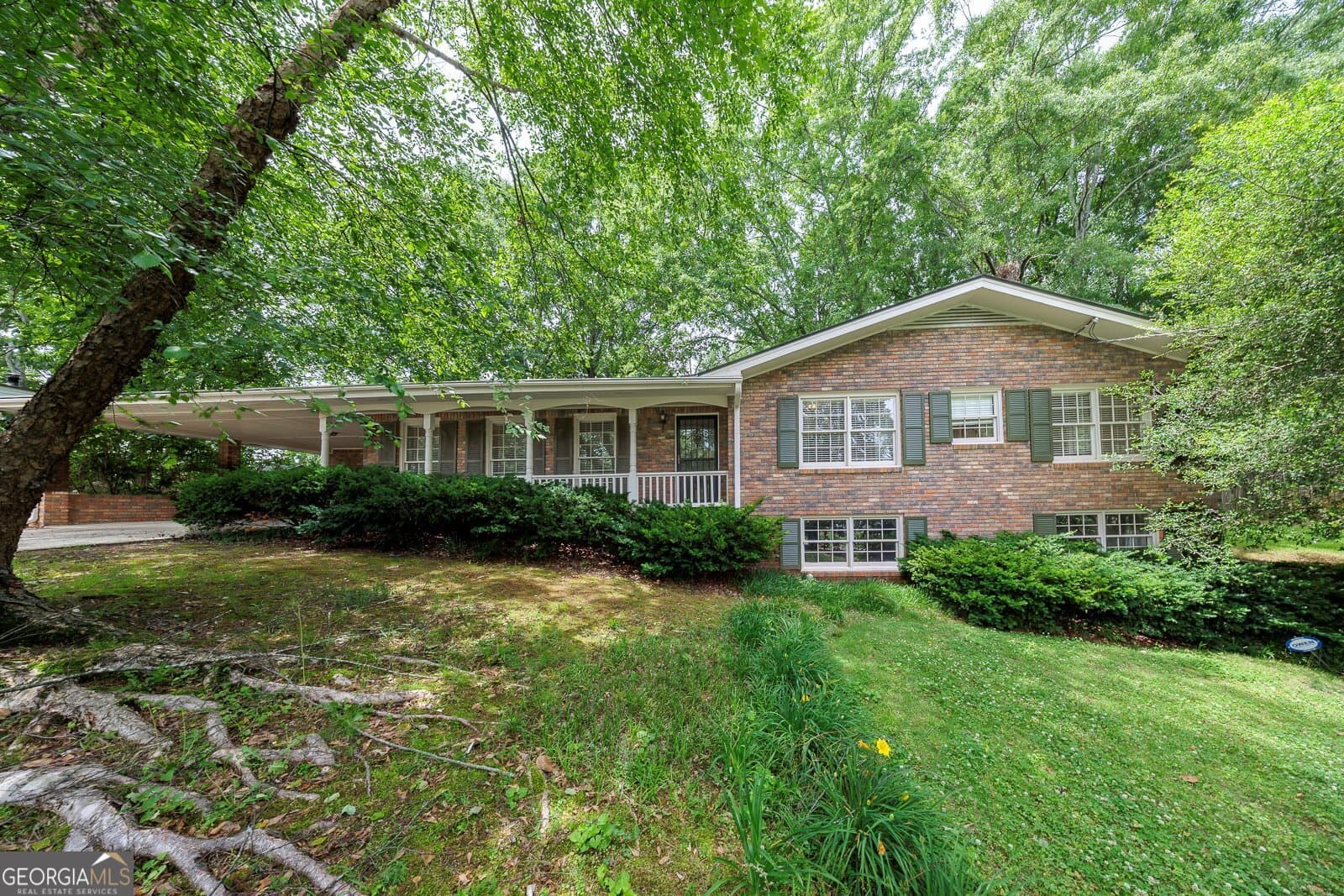 4 bedroom, 2 bathroom, 1,860 sq ft single family residence sold at 380 Havilon Way, Smyrna, GA 30082