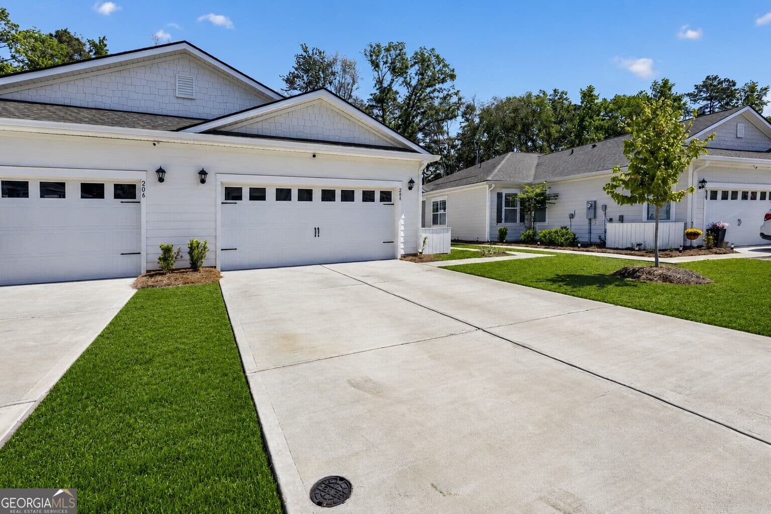3 bedroom, 2 bathroom, 1,397 sq ft townhouse for sale at 208 Holloway Hill, Pooler, GA 31322 — photo 2