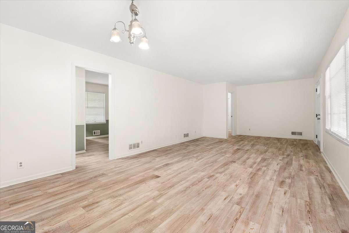 3 bedroom, 2 bathroom, 1,798 sq ft single family residence for sale at 1267 Sycamore Drive, Lilburn, GA 30047 — photo 5