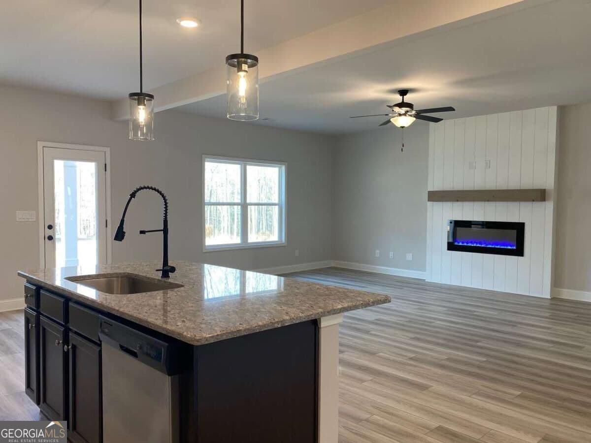 4 bedroom, 2.5 bathroom, 2,430 sq ft single family residence for rent at 72 Station Overlook Drive, Auburn, GA 30011 for $2,500 a month — photo 6