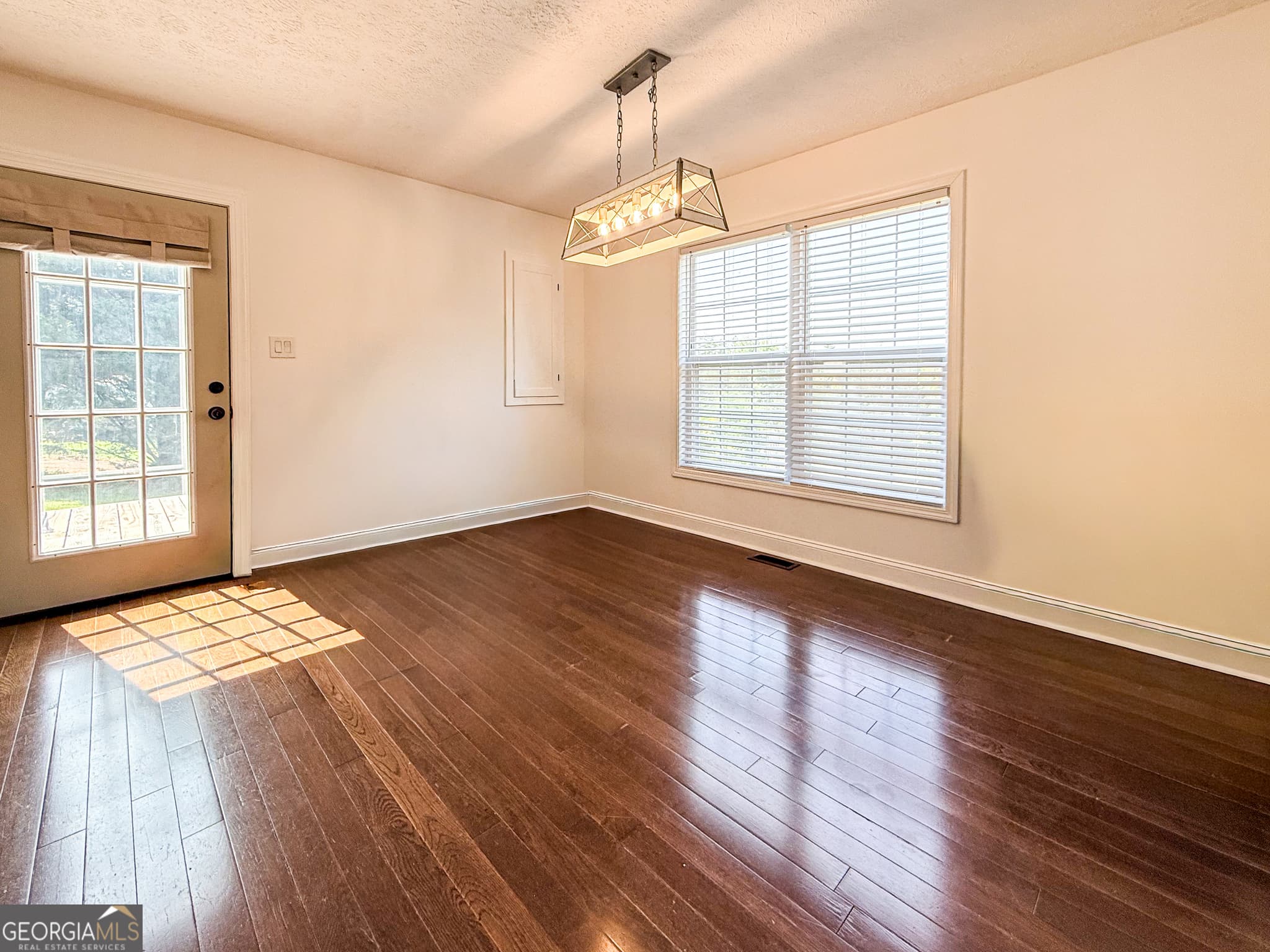3 bedroom, 2 bathroom, 1,120 sq ft single family residence for sale at 39 E Point Drive, Dahlonega, GA 30533 — photo 7
