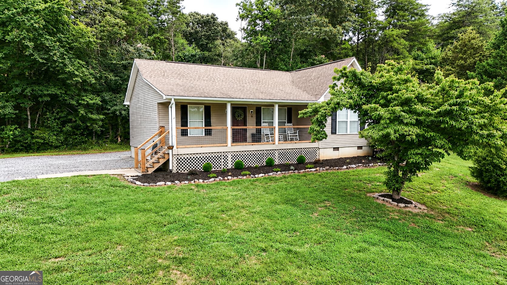 3 bedroom, 2 bathroom, 1,120 sq ft single family residence for sale at 39 E Point Drive, Dahlonega, GA 30533 — photo 1 of 36
